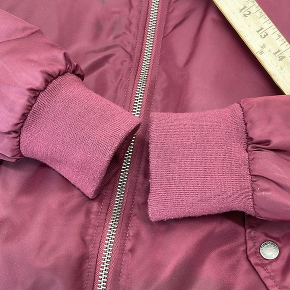 Levis Womens Bomber Jacket Burgundy  Lined Sz S - Picture 12 of 13